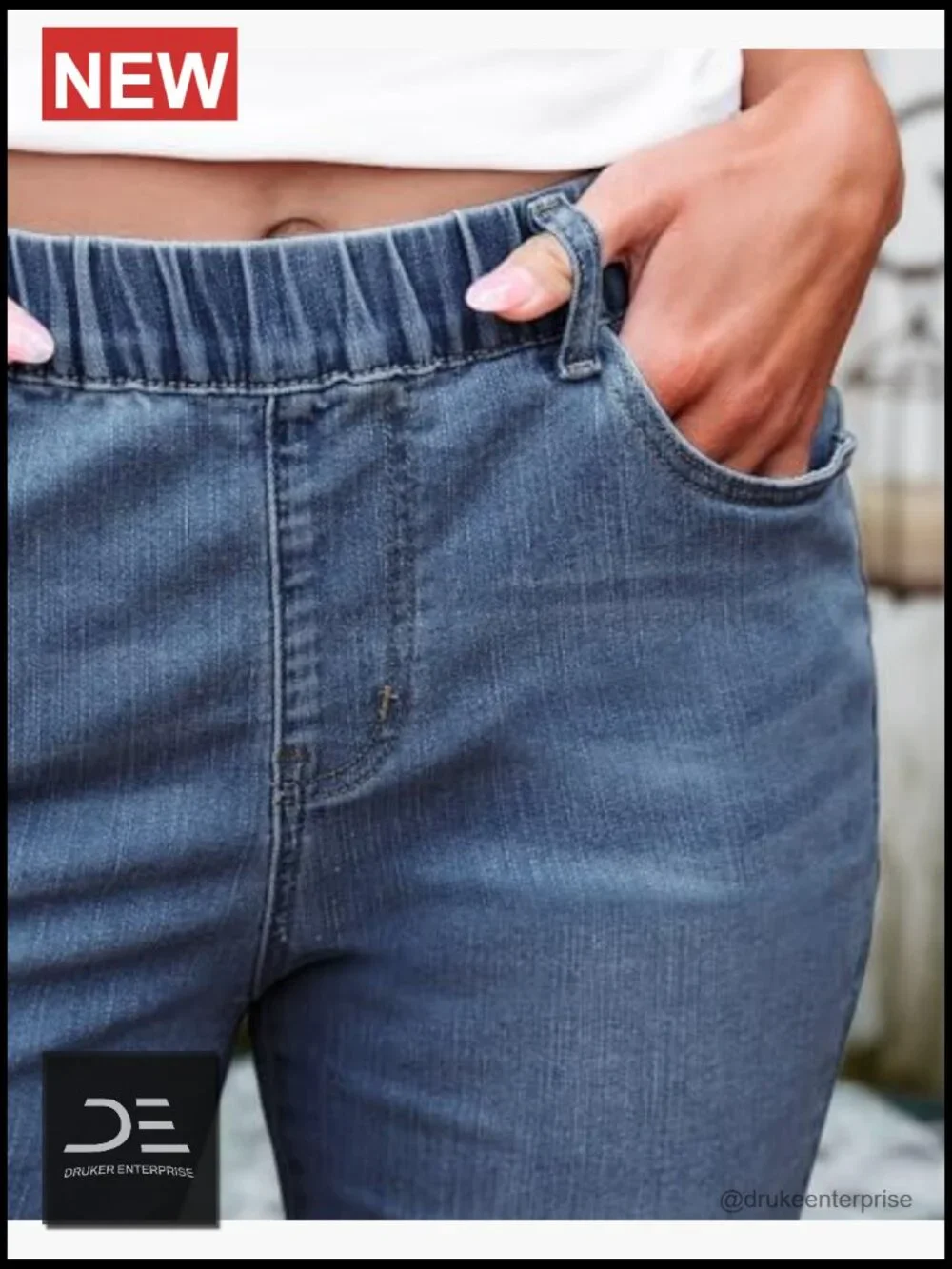 Women's Mid Rise Elastic Waist Pull On Denim Shorts 7" Inseam - Picture 4 of 7